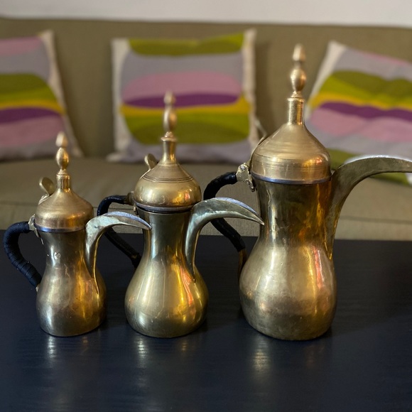Brass Antique Set of 3 Arabic Coffee Pots - Picture 5 of 9